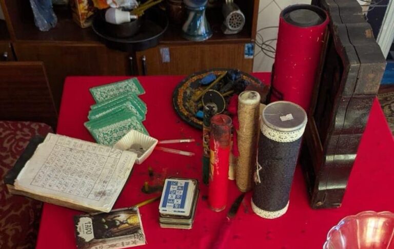 Фото для новини:"Віщували" дружинам загиблих військових: у Києві викрили трьох "ясновидиць"