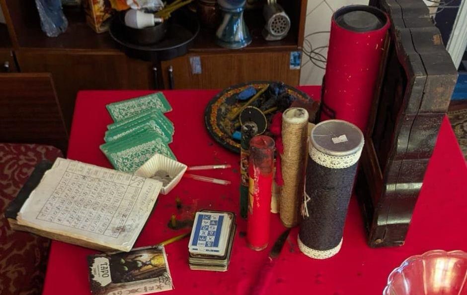 Фото для новини:"Віщували" дружинам загиблих військових: у Києві викрили трьох "ясновидиць"