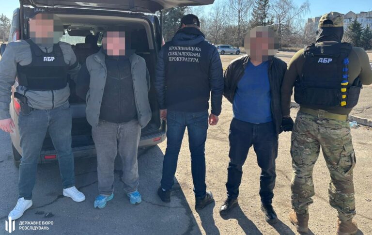 Фото для новини:Військовий та ексдепутат продавали за $11,5 тис "непридатність" до служби