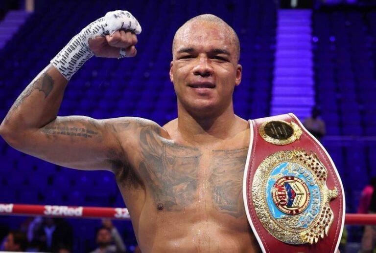 Фото для новини:Вордлі заявив, чи готовий вийти проти Усика