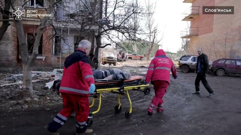 Фото для новини:Донеччина: авіаудар по Слов’янську — 4 загиблих, 20 поранених