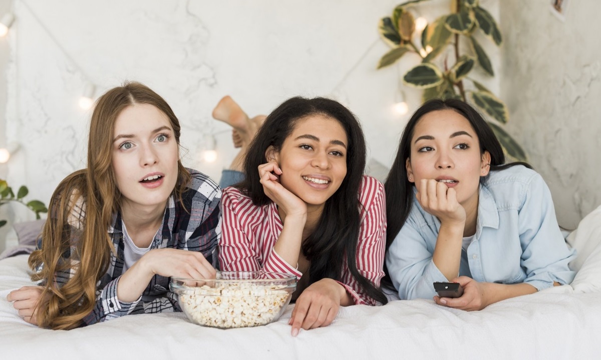 Фото для новини:Як підняти весняний настрій: ТОП-10 занять та фільмів