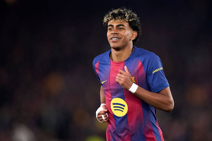 Фото для новини:Ямаль наймолодшим підкорює Лігу чемпіонів 10-м голом