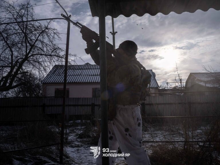 Фото для новини:З початку доби відбулося 113 боєзіткнень