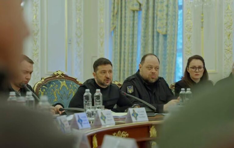 Фото для новини:Зеленський розкритикував Київ на засіданні РНБО
