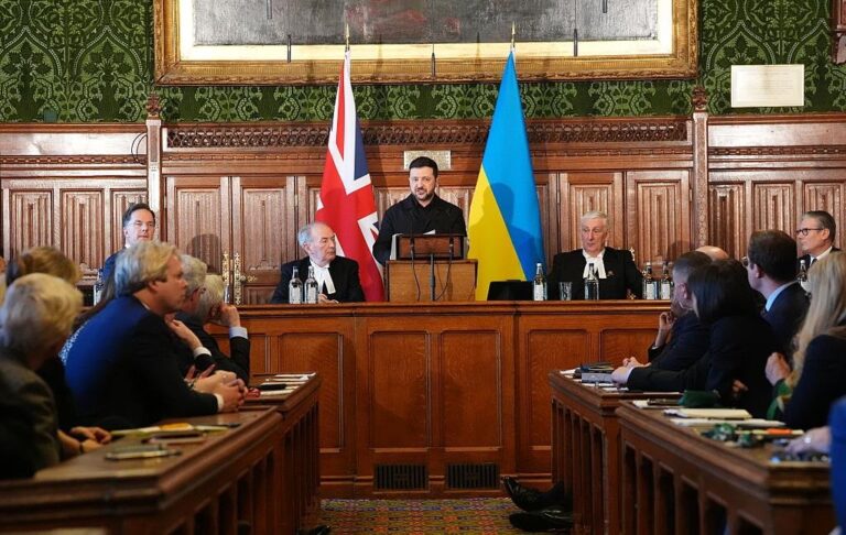 Фото для новини:Зеленський:У Перській затоці - 200 наших експертів