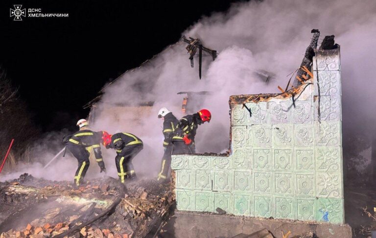 Фото для новини:Жінка і троє дітей загинули у пожежі на Хмельниччині