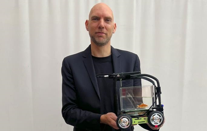 Фото для новини:Золота рибка за кермом: голландський інженер встановив рекорд світу