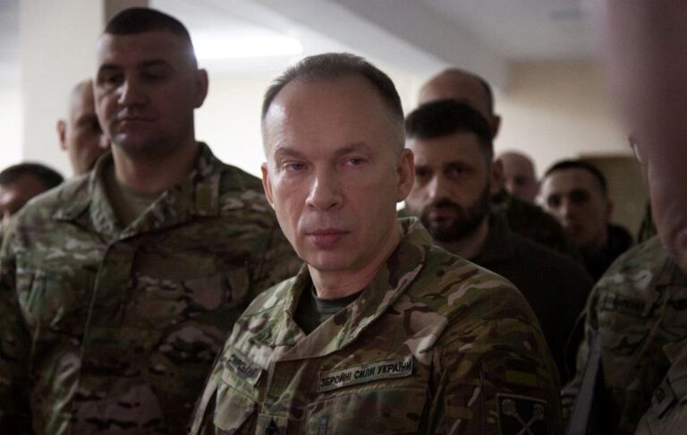 Фото для новини:ЗСУ просуваються вперед на півдні - Сирський