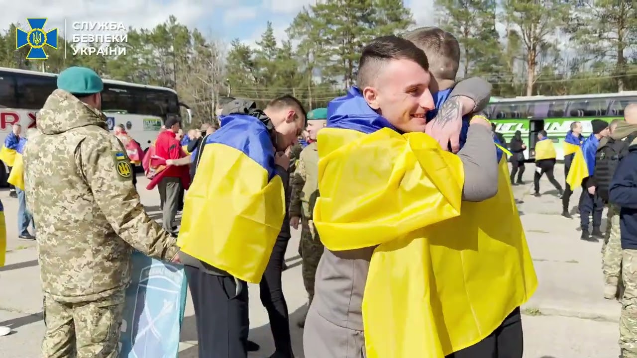 Фото для новини:СБУ показала ексклюзивне відео з обміну полоненими 24 квітня