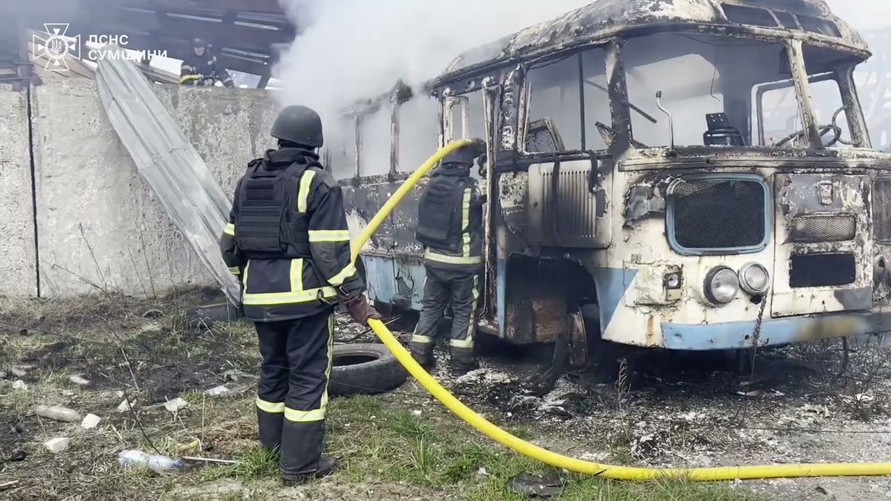 Фото для новини:рф знову атакувала Сумщину: співробітники ДСНС працювали на місцях влучань