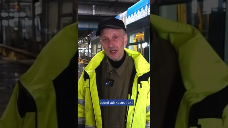 Фото для новини:Як у трамвайних депо "Київпастрансу" готують вагони до виходу на лінію