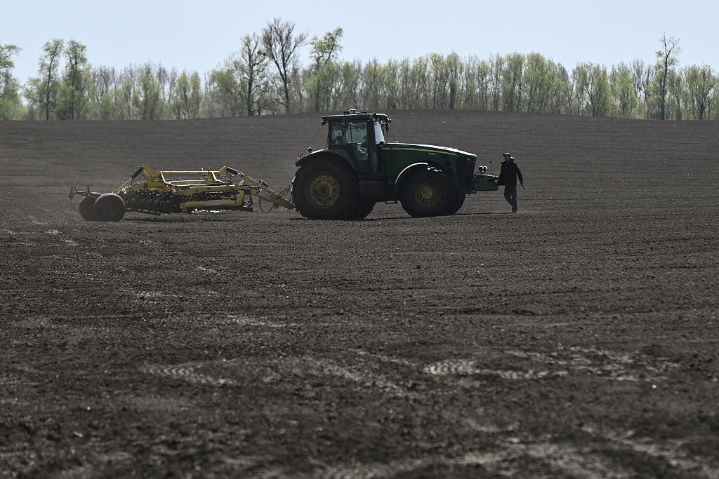 Фото для новини:Аграрії України прискорили темпи весняної сівби