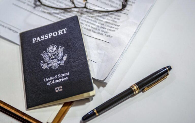 Фото для новини:Американці по всьому світу масового відмовляються від громадянства - ЗМІ