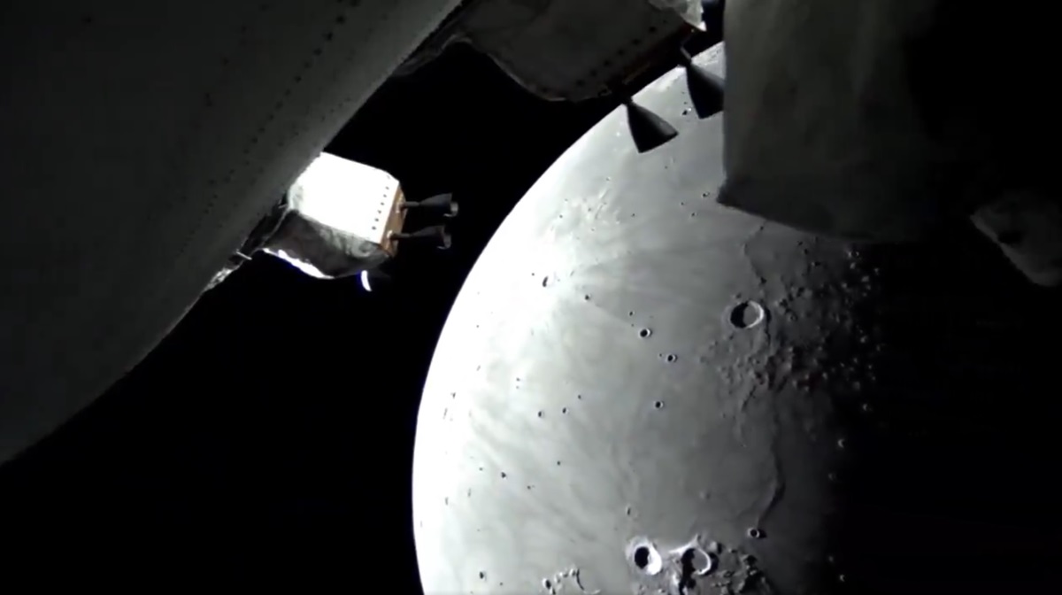 Фото для новини:Artemis II сфотографував зворотній бік Місяця і встановив новий рекорд