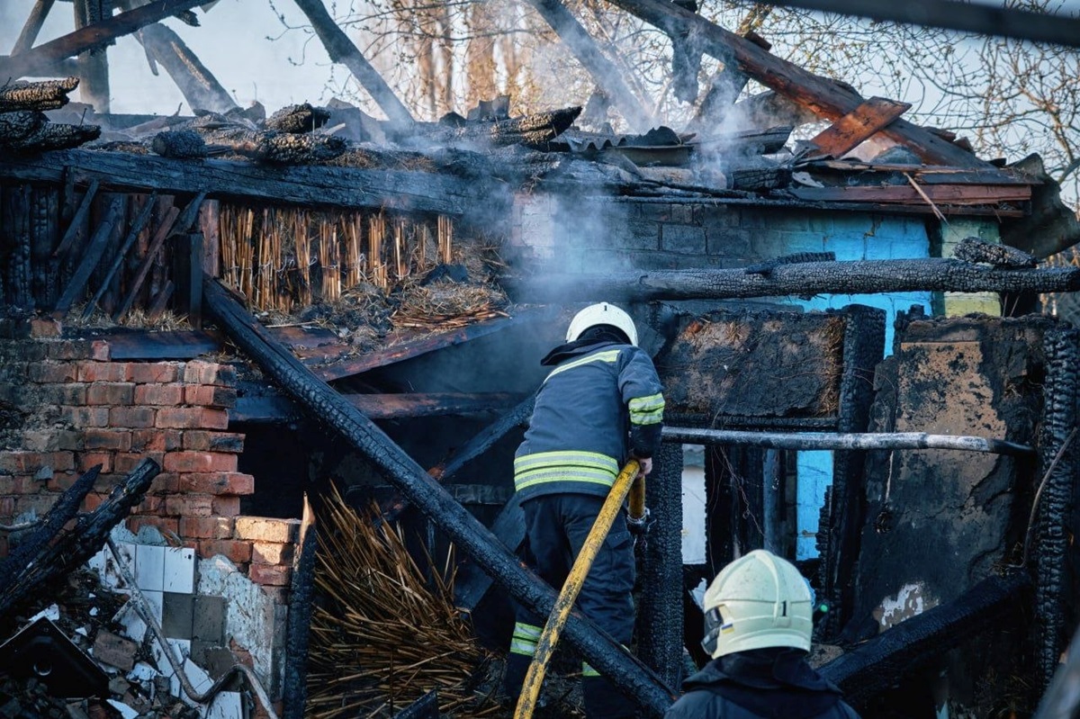 Фото для новини:Атака дронів на Черкаси: з'явилися фото наслідків