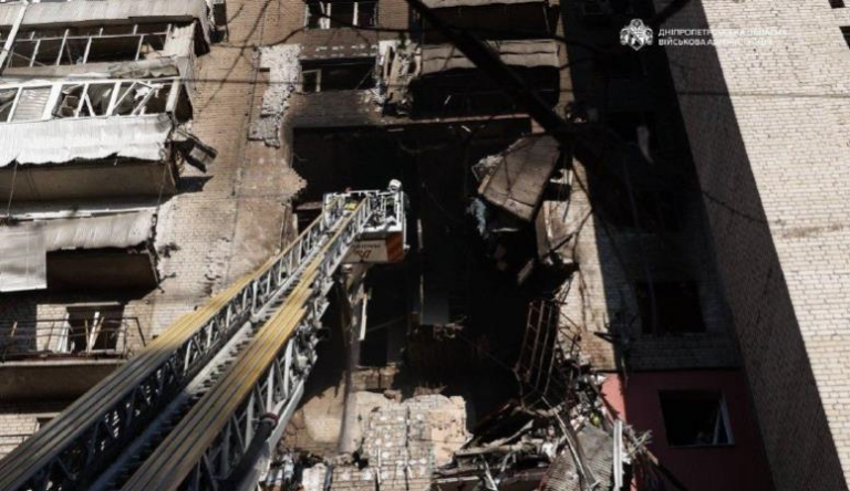 Фото для новини:Атака на Дніпро: кількість поранених зросла до десяти, двоє загиблих