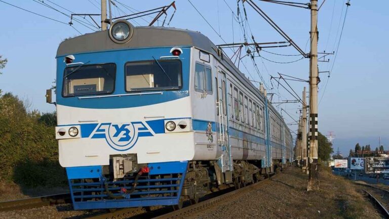 Фото для новини:Через надзвичайну подію затримується низка поїздів