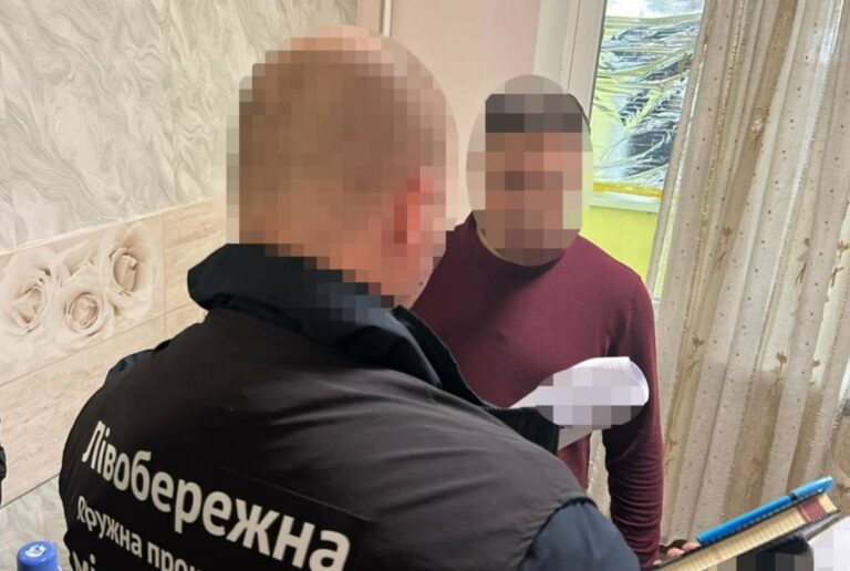 Фото для новини:Депутат спільно з сином організували схему розкрадання 5,8 млн