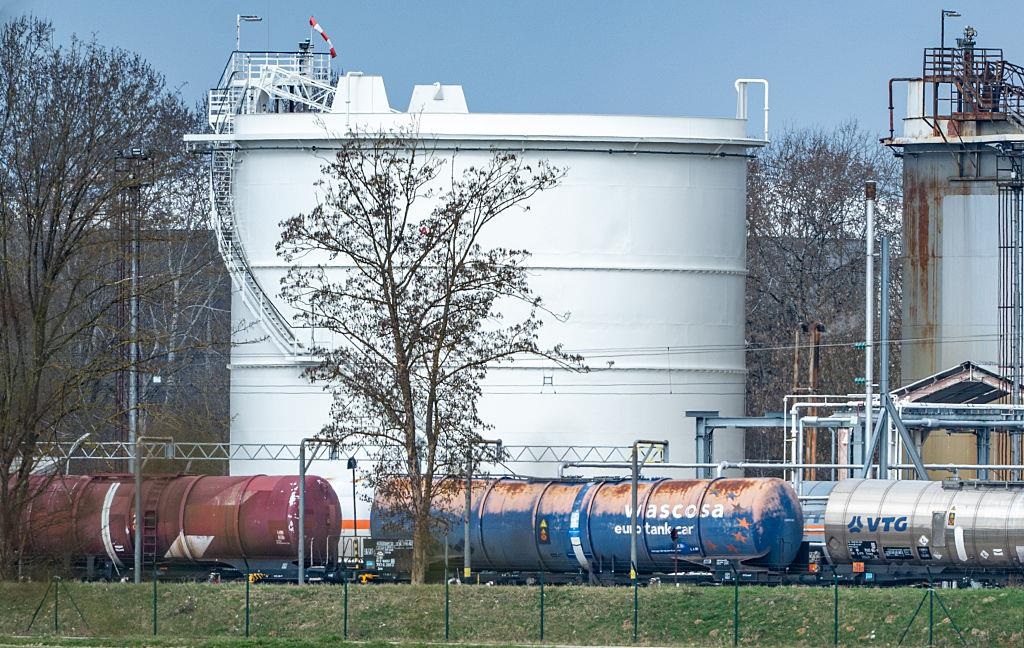 Фото для новини:Диверсія в Італії призвела до призупинки експорту нафти в Німеччину - ЗМІ