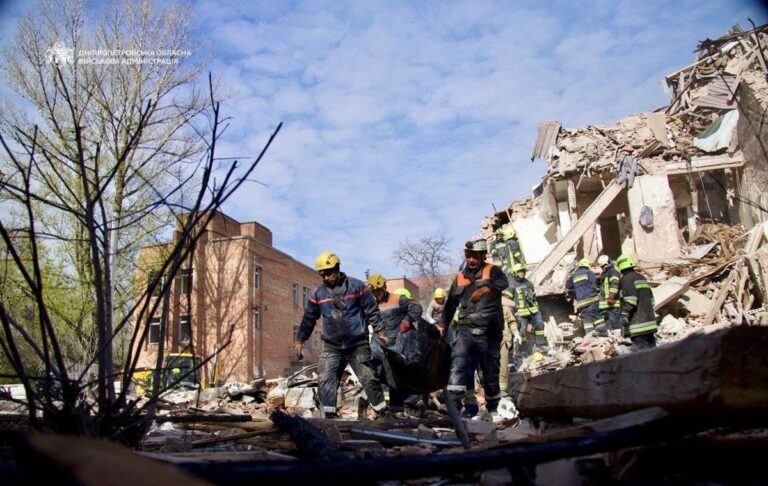 Фото для новини:Дніпро зазнав нового удару, число жертв зросло