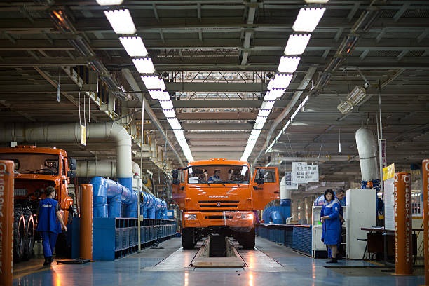 Фото для новини:Два автогіганти РФ заглиблюються у кризу - розвідка