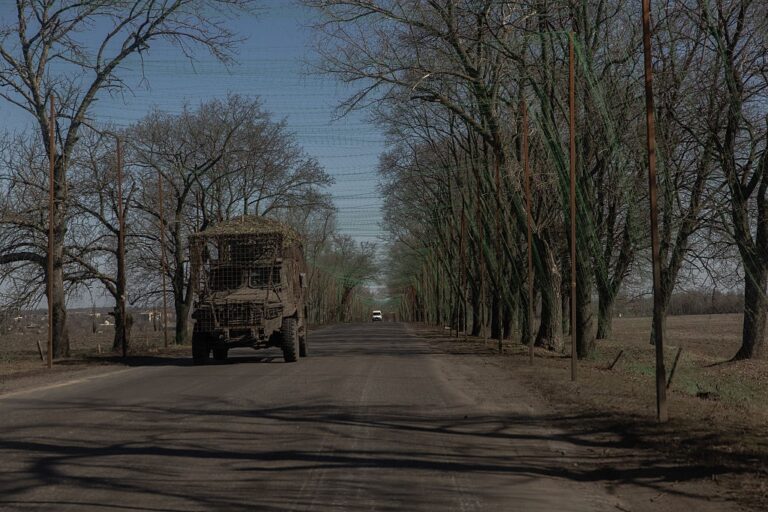 Фото для новини:Два місяці на Донбас. Шантаж РФ у перемовинах