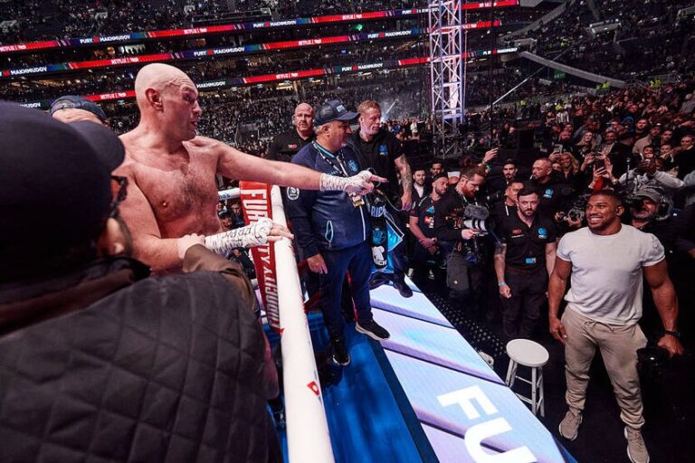 Фото для новини:Ф&rsquo;юрі та Джошуа можуть провести бій до кінця року