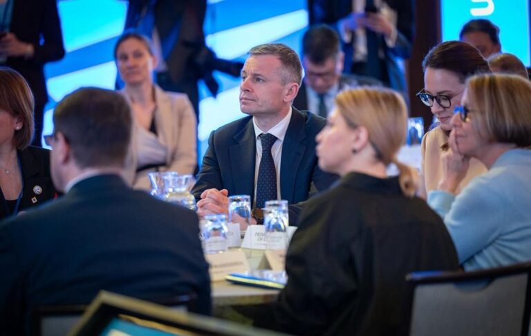 Фото для новини:Фіндопомога партнерів: відомо, скільки зобов'язань вже виконала Україна