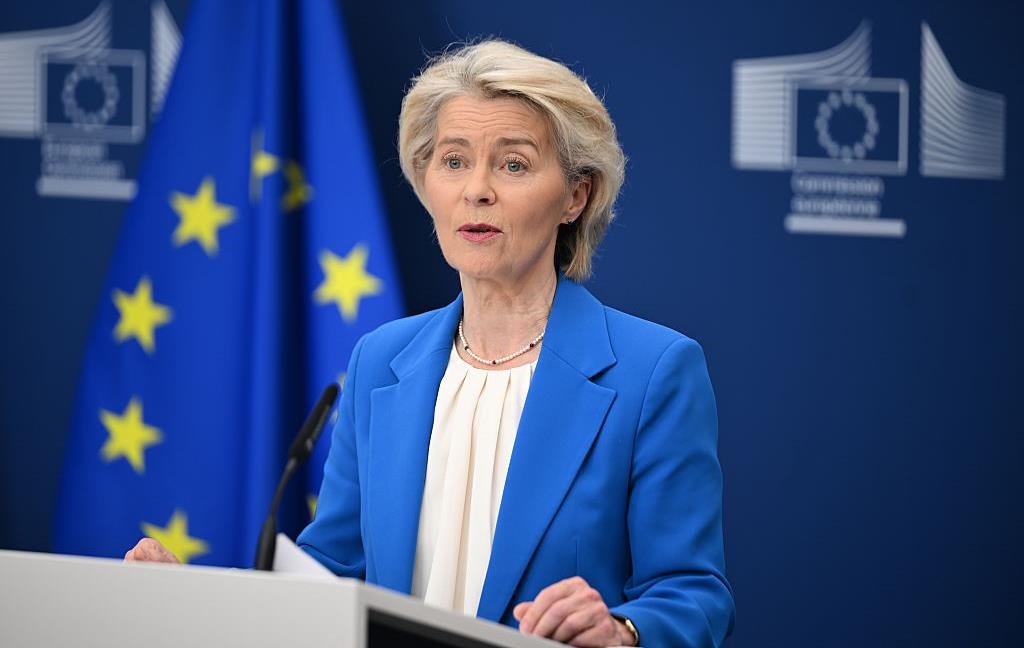 Фото для новини:Фон дер Ляєн пропонує скористатись поразкою Орбана