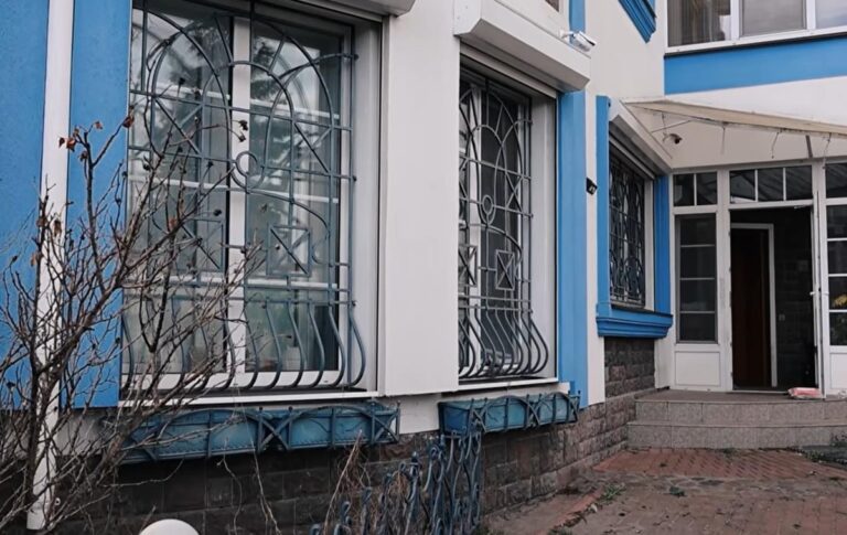 Фото для новини:Фонд держмайна готується продати конфіскований будинок Повалій