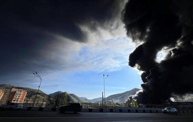Фото для новини:Генштаб підтвердив третє ураження НПЗ у Туапсе
