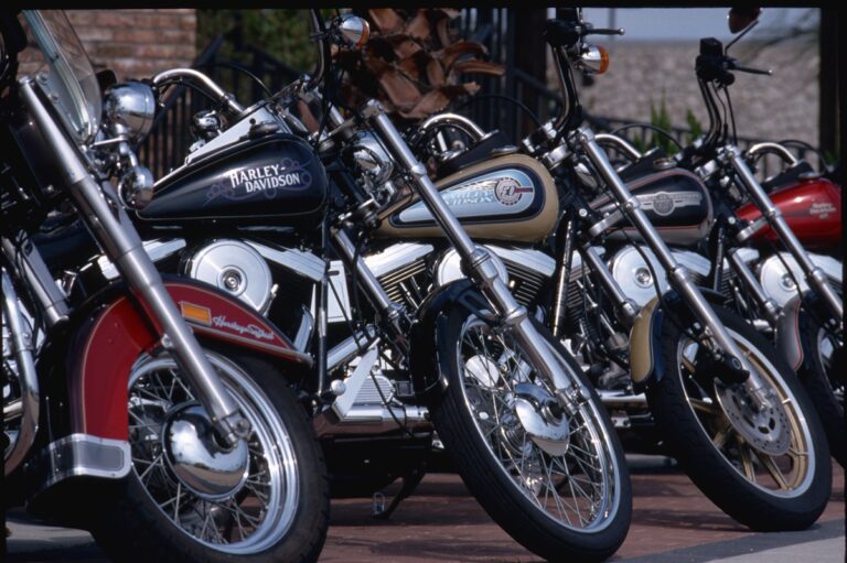 Фото для новини:Імпорт мотоциклів в Україні зріс на понад 300%