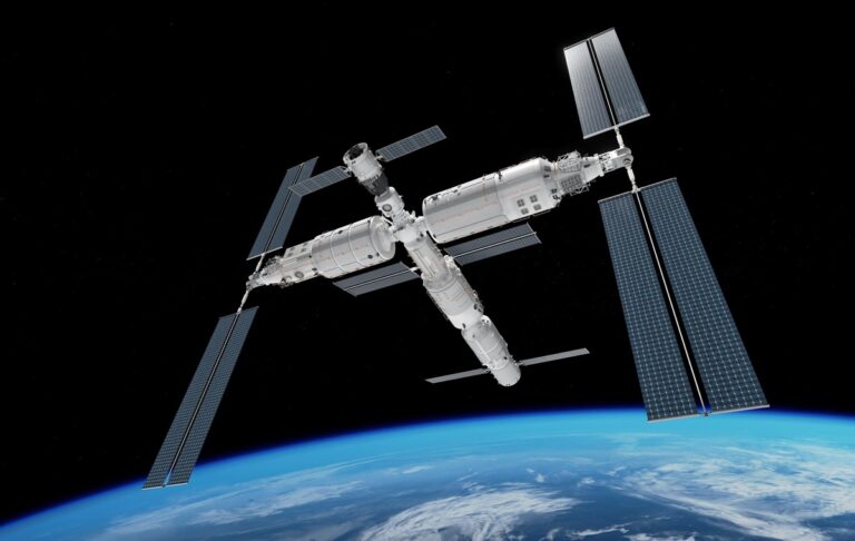 Фото для новини:Іран використовував супутник Китаю для ударів по об&rsquo;єктах США - ЗМІ