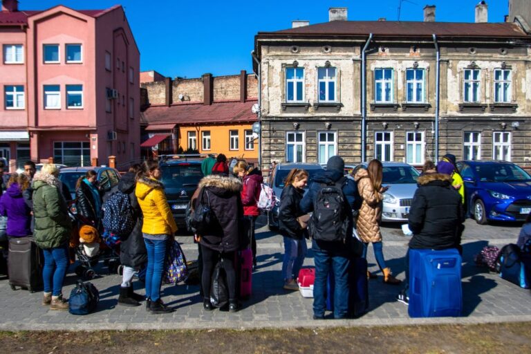 Фото для новини:Ірландія готує "щедрі виплати" українцям за повернення додому