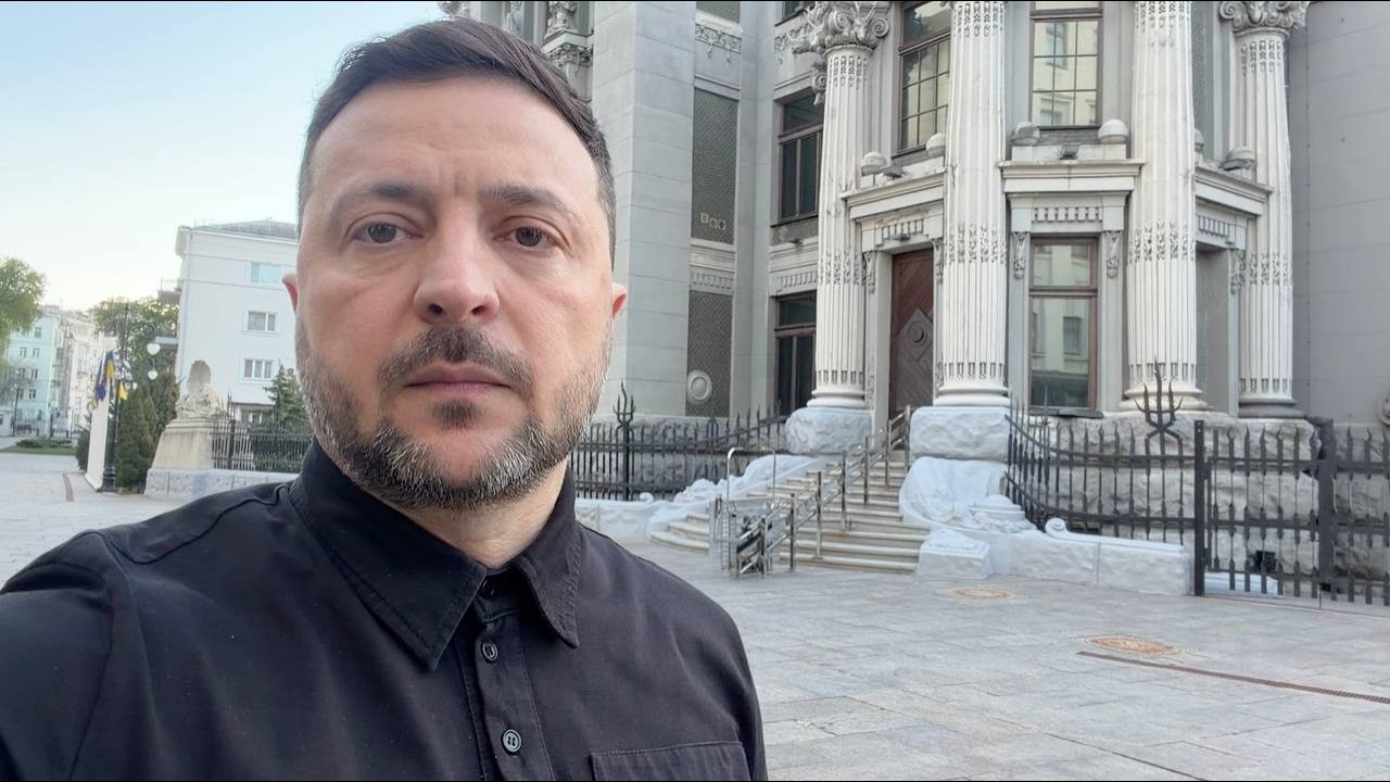 Фото для новини:Затвердив сьогодні нові наші операції: якщо Росія не хоче дипломатії, має бути до дипломатії примус