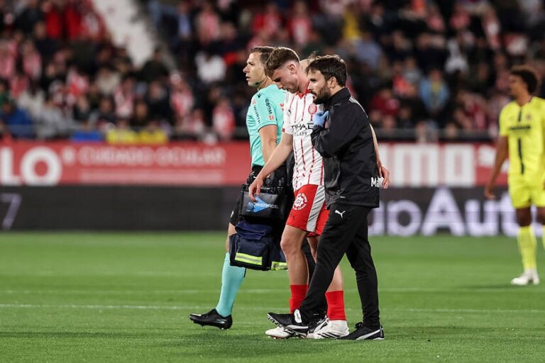 Фото для новини:Керманич Жирони про травму Ваната: Гравець травмувався, це погано