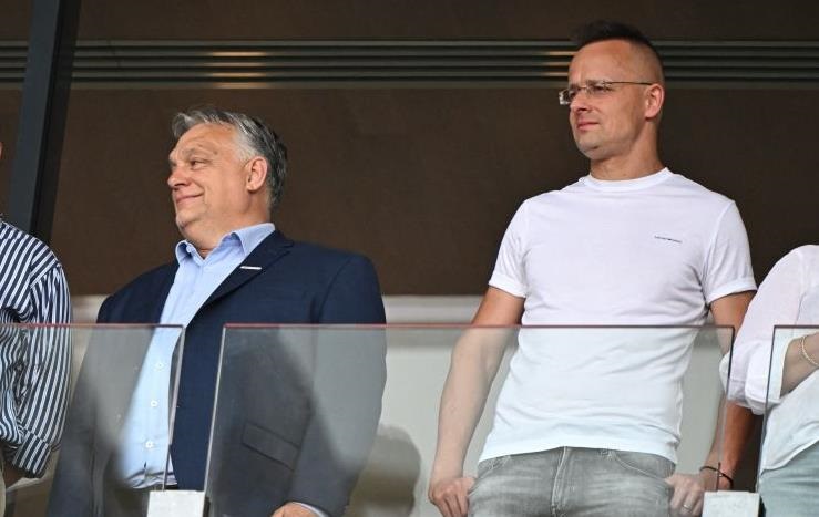 Фото для новини:Київ у відповідь на "абсурдні заяви" Орбана запустив Угорське радіо України