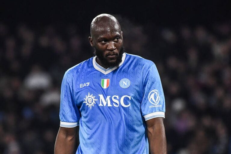 Фото для новини:Лідер Наполі повернувся до клубу після гучної історії з втечею