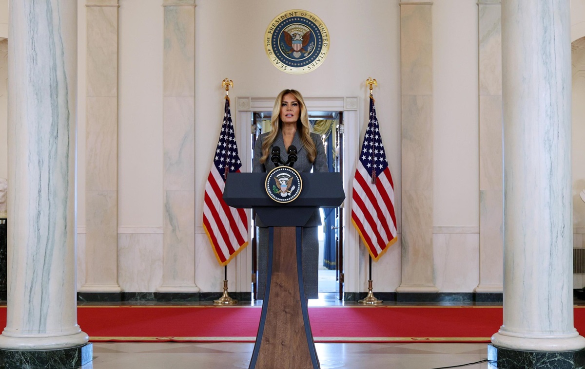 Фото для новини:Меланія Трамп заперечила "будь-який зв'язок" з Епштейном