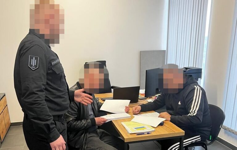 Фото для новини:На Дніпропетровщині штабістам виплатили 12 млн "бойових"