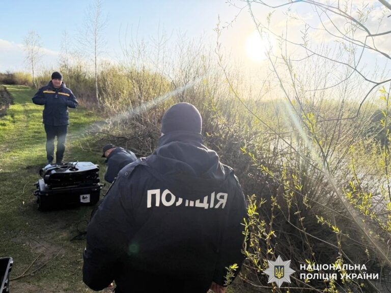 Фото для новини:На Рівненщині на пошуки 4-річного хлопчика залучили підводні дрони