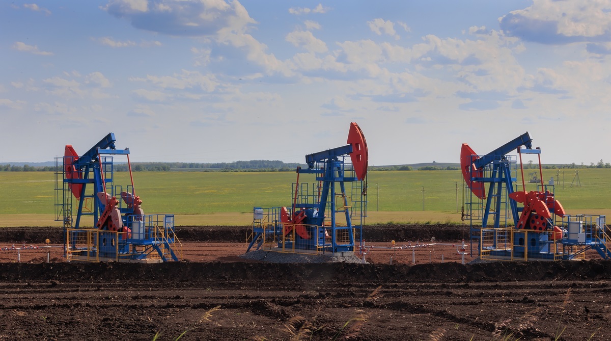 Фото для новини:Нафтогазові доходи РФ обвалилися на 43%