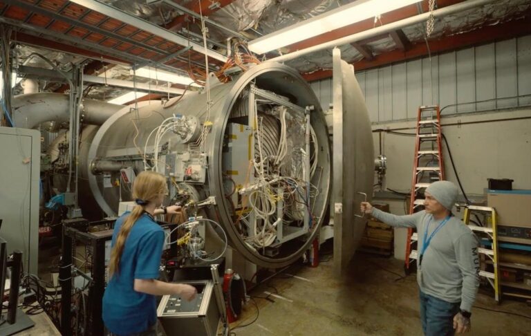 Фото для новини:NASA випробувала космічний двигун для польоту на Марс