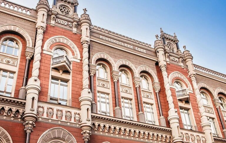 Фото для новини:Нацбанк вирішив зміцнити гривню