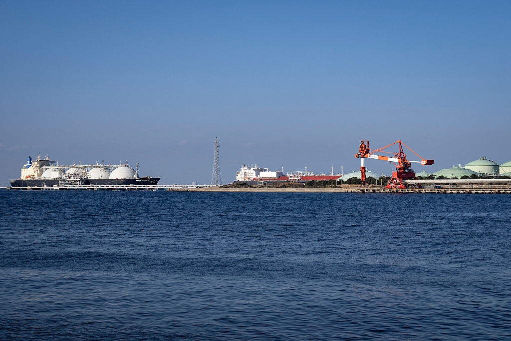 Фото для новини:Перший СПГ-танкер пройшов Ормузькою протокою