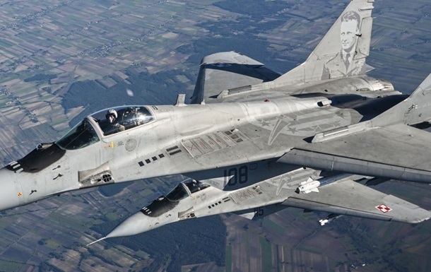 Фото для новини:Польща піднімала в небо бойові літаки