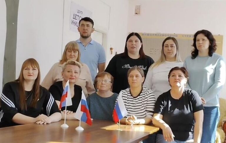 Фото для новини:Пранкер змусив учителів в РФ записати ролики за мотивами промови Гітлера