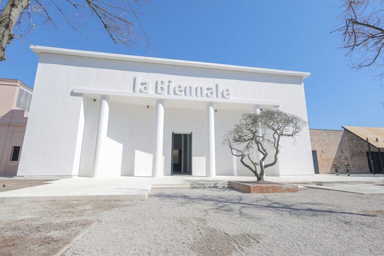 Фото для новини:Представники Венеційської бієнале перенесли церемонію нагородження