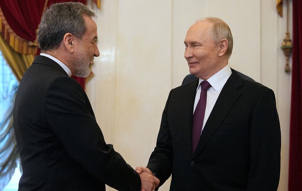 Фото для новини:Путін пообіцяв главі МЗС Ірану "сприяти миру"